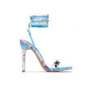 NWT CAPE ROBBIN AIGO GOLD STUDDED LACE UP HEELS PRINT 5.5‎